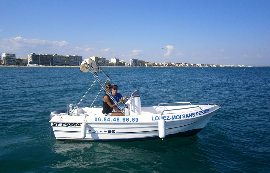 Easy Boat Palavas. Location de bateaux sans permis à Palavas les Flots. Promenade en mer ou sur les canaux. Forfait pêche. Idéal pour les couples et les familles.